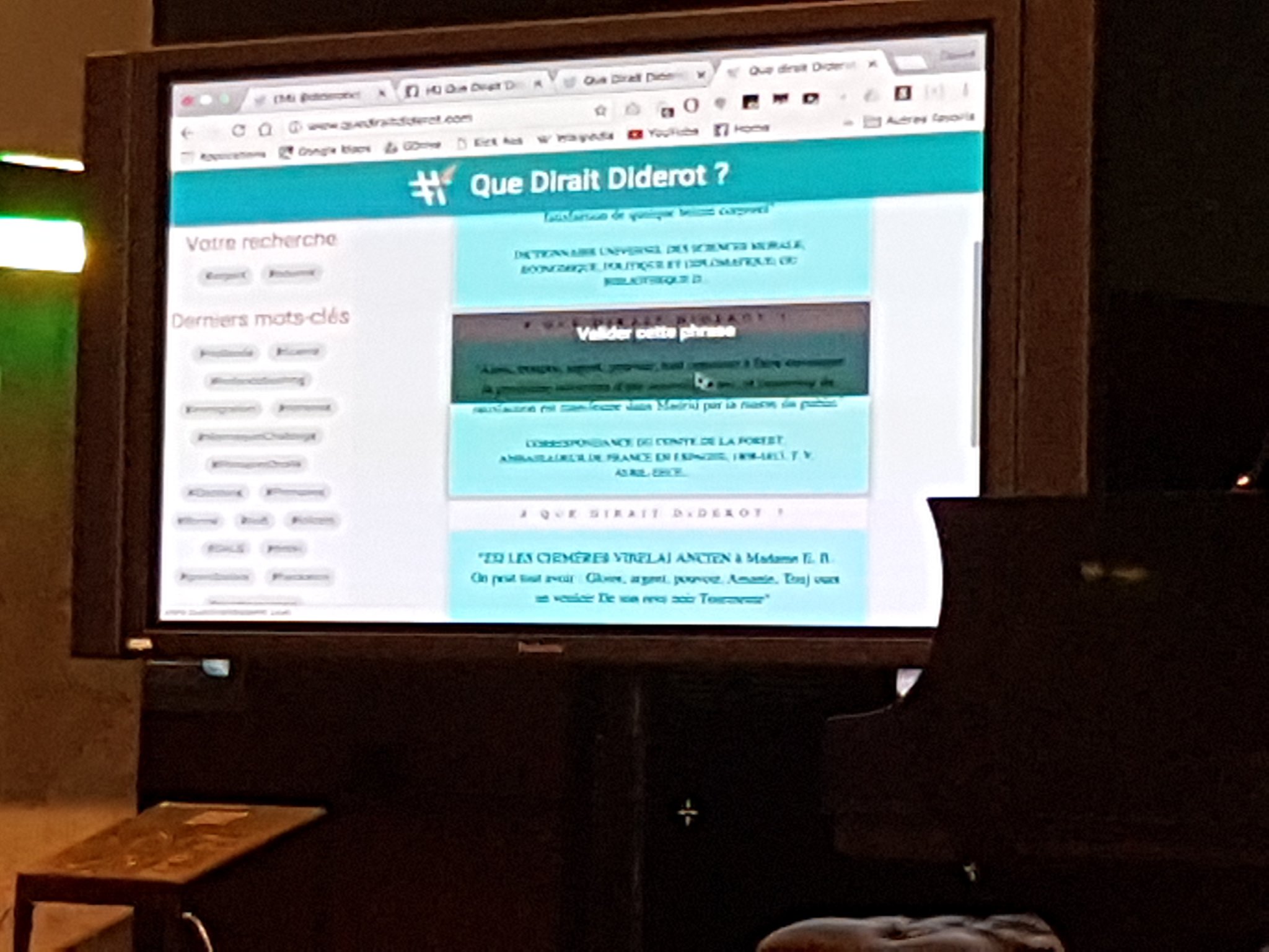 Sur une recherche de mots clefs, l'outil propose des extraits de @GallicaBnF que l'on peut valider pour envoyer sur Twitter #hackathonBnF https://t.co/1KmBO7bJA1