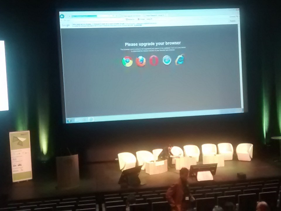 Restitution #datasprintaaf : petit problème au démarrage ^^' #AAFtroyes16 https://t.co/rBIwPRhRRX